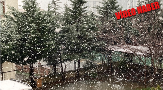 İstanbul'a Kar Yağdı