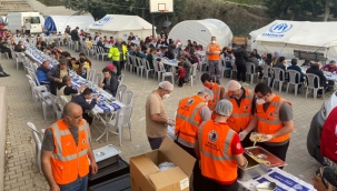Kartal Belediyesi Hatay'da İftar Yemeği Vermeye Devam Ediyor