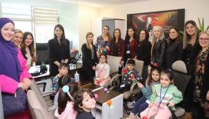 Kreşli Miniklerden Kadın Personele '8 Mart' Sürprizi