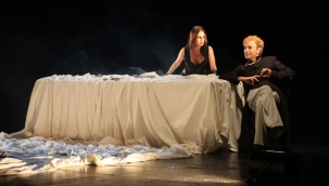 Ünlü Oyuncu Şenay Gürler, 'Medea' Rolüyle Sahne Aldı