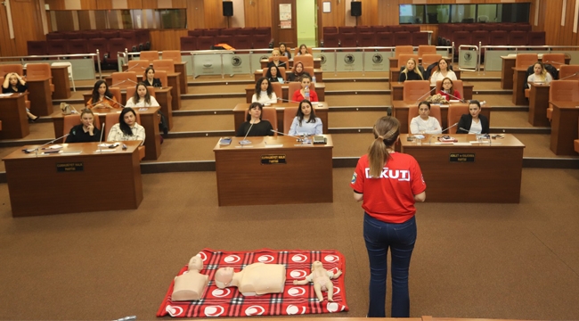 Kartal Belediyesi'nde '100 Kadın 100 Nefes' Projesi Başladı