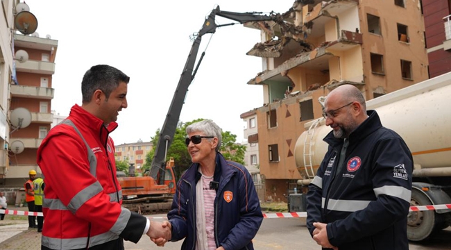 Kartal Belediyesi, Riskli Binaların Yıkımını Sürdürüyor