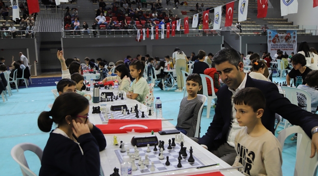 Kartal'da, Satranç Turnuvası'nda Hamleler Yarıştı