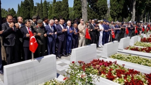 15 Temmuz Şehitleri İBB Önünde Anıldı