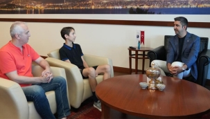 LGS Türkiye Birincisinden Başkan Gökhan Yüksel'e Ziyaret