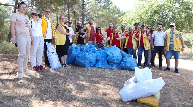 Kartal Belediyesi ve Çevre Gönüllüleri, Aydos Ormanı'nda Temizlik Çalışması Yaptı 