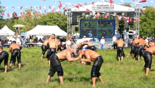 Şile 16.Yağlı Güreşlerinde Başpehlivan Bir Kez Daha Mustafa Taş Oldu