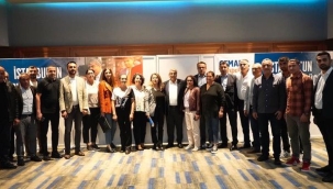 CHP Kartal İl Delegeleri, Topladıkları İmzaları Cemal Canpolat'a Teslim Etti