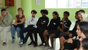 Danimarkalı Erasmus Öğrencileri Kartallı Akranlarıyla Buluştu