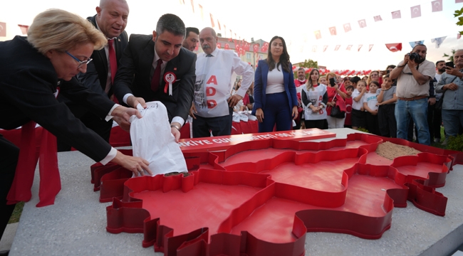 Kartal Belediyesi, Cumhuriyetin 100.Yıl Etkinliğinde Vatan Topraklarından Türkiye Haritası Oluşturdu