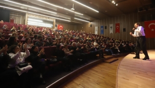 'Bir Garip Orhan Veli' Tiyatro Oyunu, Kartal'da Sahnelendi