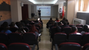Kartal Belediyesi'nden Gençlere İlk Yardım Eğitimi