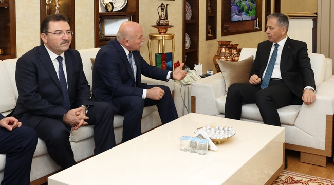 İçişleri Bakanı Yerlikaya Erzurum Büyükşehir Belediyesi'ni Ziyaret Etti