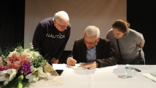 Gazeteci-Yazar Merdan Yanardağ, Söyleşi ve İmza Gününde Kartallılarla Buluştu