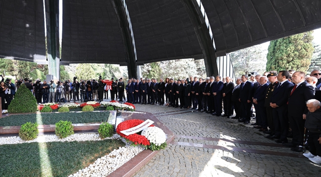 İmamoğlu Turgut Özal'ı Anma Törenine Katıldı