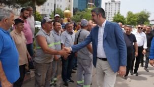 Başkan Gökhan Yüksel, Belediye Personeliyle Bayramlaştı