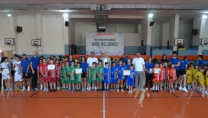 Yaz Spor Okulu'nun 3. Dönem Öğrencileri Sertifikalarını Aldı