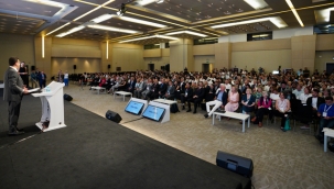 Dünya İçin Kırmızı Kod Temalı Uluslararası Kongrede Konuştu