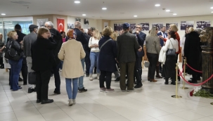 Kartal Belediyesi'nde "O Hep Bizimle" Sergisiyle Atatürk Anılıyor