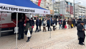Maltepe Belediyesi Kandil Simidi Dağıttı