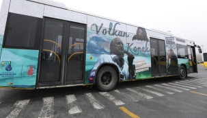 İETT'den Volkan Konak'a Vefa: Nostaljik Tramvayda Unutulmaz Şarkılarıyla Anılıyor