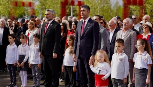 Kartal'da 23 Nisan Ulusal Egemenlik ve Çocuk Bayramında Çelenk Sunumu Yapıldı