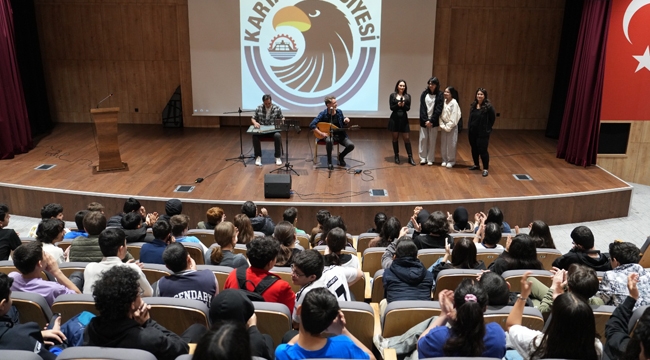 Kartal Belediyesi'nden Öğrencilere 'LGS Motivasyon Semineri' ve Müzikli Sürpriz
