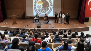 Kartal Belediyesi'nden Öğrencilere 'LGS Motivasyon Semineri' ve Müzikli Sürpriz