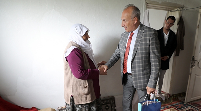Erzurum Büyükşehir Belediyesi, Bayram Öncesi Dar Gelirli ve Yaşlı Vatandaşları Sevindirdi