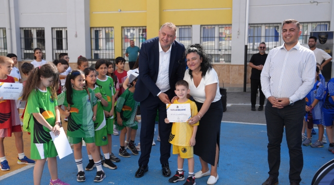 Kartal Belediyesi Yaz Spor Okulu İlk Dönem Öğrencileri Sertifikalarını Aldı