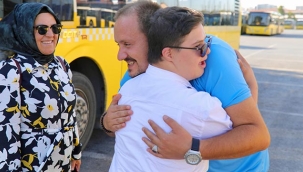 Kaybolan Down Sendromlu Genç, İETT Kaptanının Dikkati Sayesinde Ailesine Kavuştu