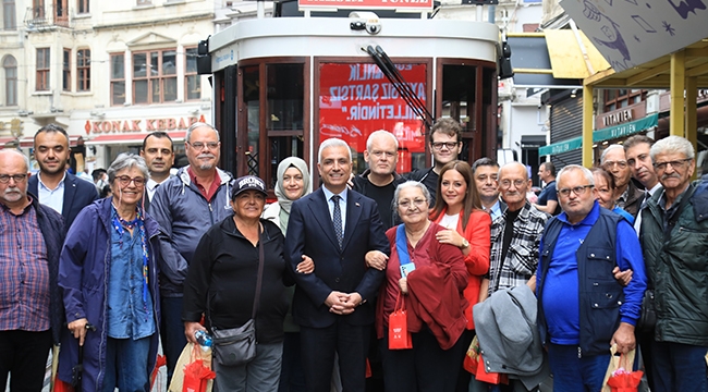 İETT'den 'Dünya Yaşlılar Günü'nde Anlamlı Ziyaret