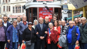 İETT'den 'Dünya Yaşlılar Günü'nde Anlamlı Ziyaret