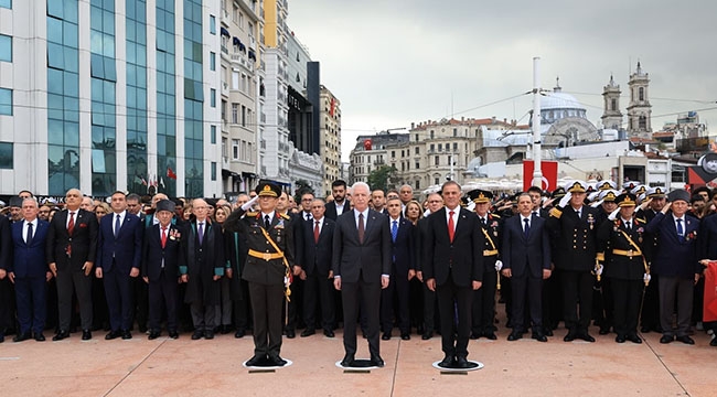 Taksim'de Cumhuriyet'in 102. Yıl Kutlaması