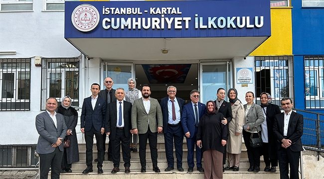 Ak Parti Kartal İlçe Başkanı Göksoy'dan "24 Kasım Öğretmenler Günün"de, Eğitim Kurumlarına Ziyaret