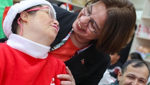 Başkan Köymen, Üreten Engelliler Merkezi'ndeki Erken Yılbaşı Kutlamasına Katıldı 