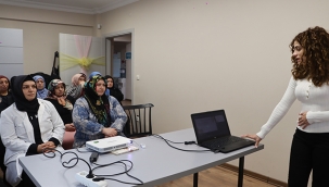 Maltepeli Kadınlara "Ailede Psikolojik Dayanıklılık" Eğitimi 