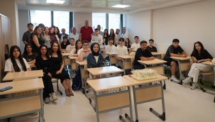Kartal Belediyesi'nden YKS Öğrencilerine Moral Ziyareti