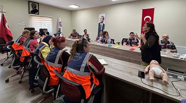 Maltepe Belediyesi'nden Gönüllülere Afet Eğitimi