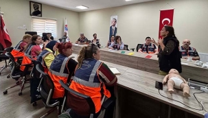 Maltepe Belediyesi'nden Gönüllülere Afet Eğitimi