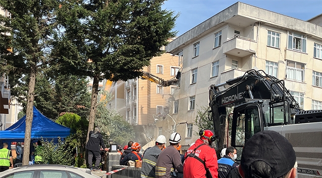 Maltepe'de Çöken Binada Kontrollü Yıkım 